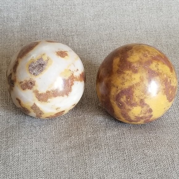 Pair of two Polished Stone Spheres / Balls - Picture 3 of 3